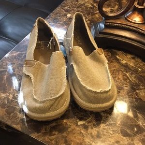 Boys shoes size 6